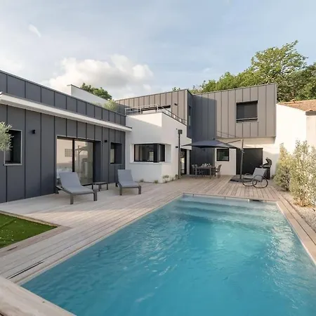 Villa L'oasis - Avec Piscine Chauffee Classee 5* *